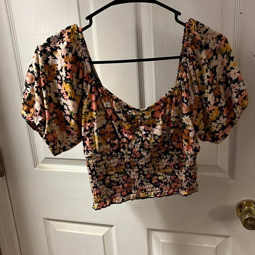 Billabong Puffy sleeve shirt from tillys